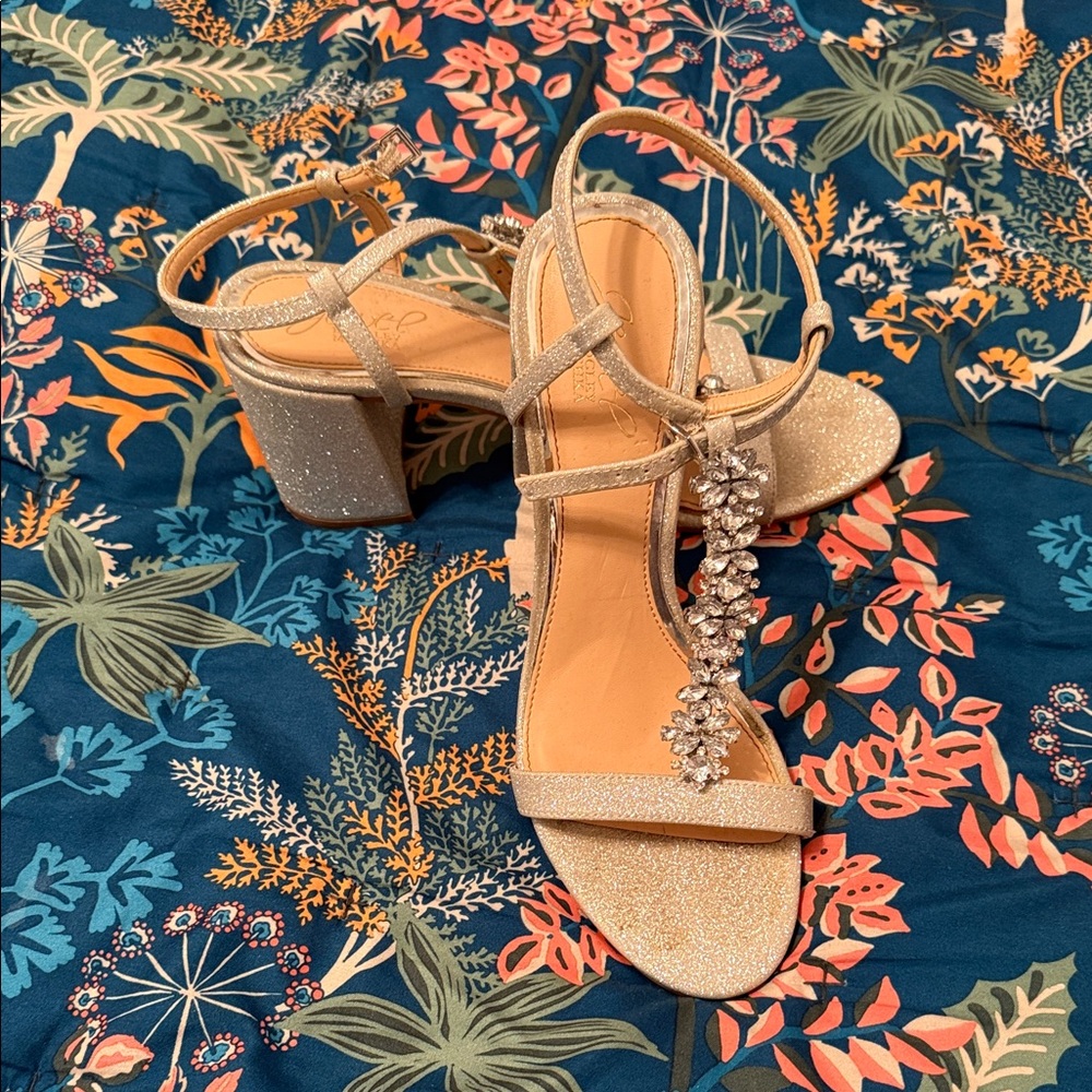 Jewel Badgley Mischka Gold Glitter Heels